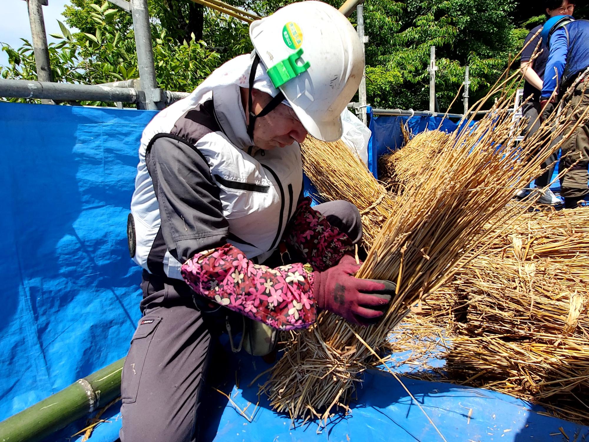 伊藤公生家かやぶき屋根葺き替え工事