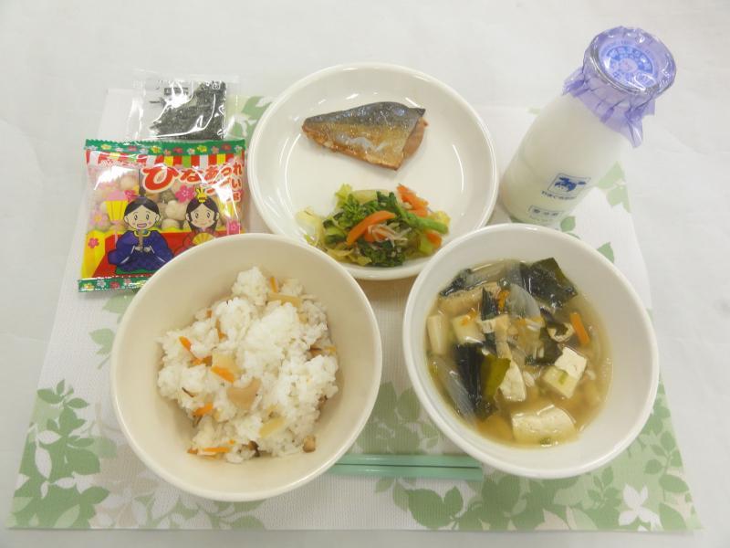 3月3日の給食の写真