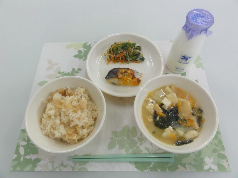 4月8日の給食の写真