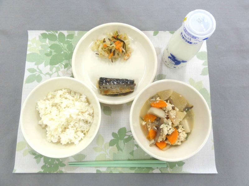 11月25日の給食の写真
