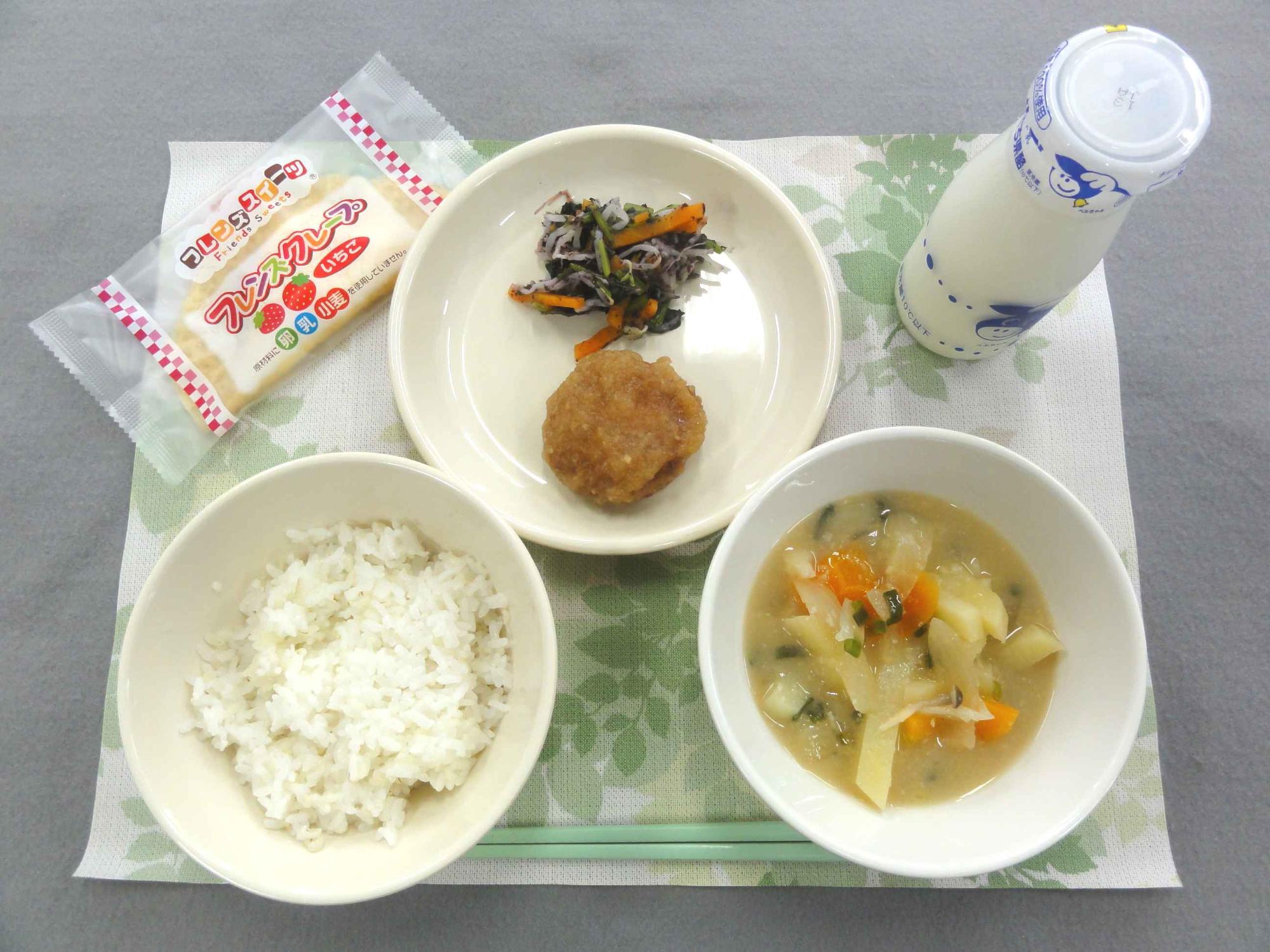 4月8日の給食の写真