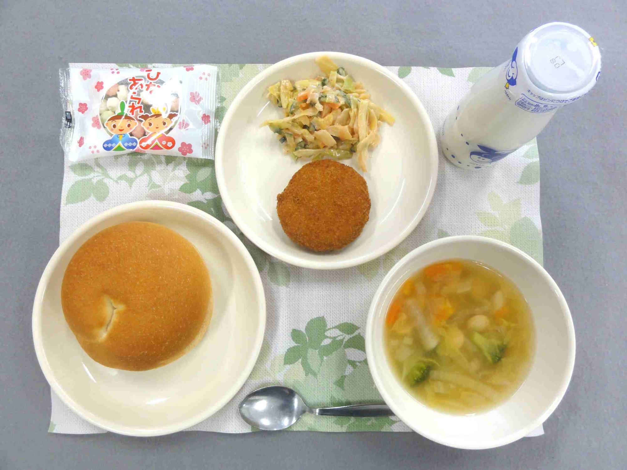 3月3日の給食の写真