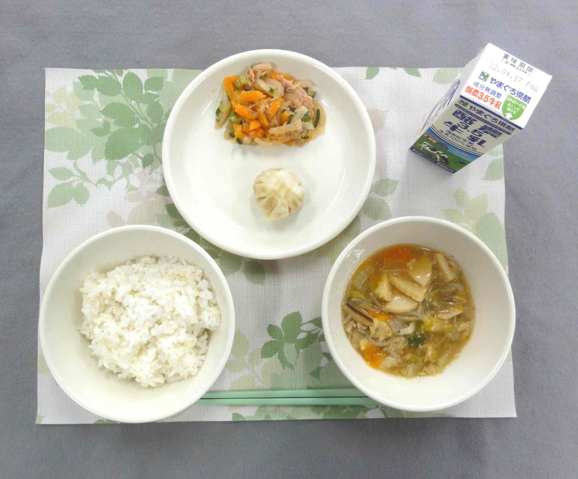 4月8日の給食の写真