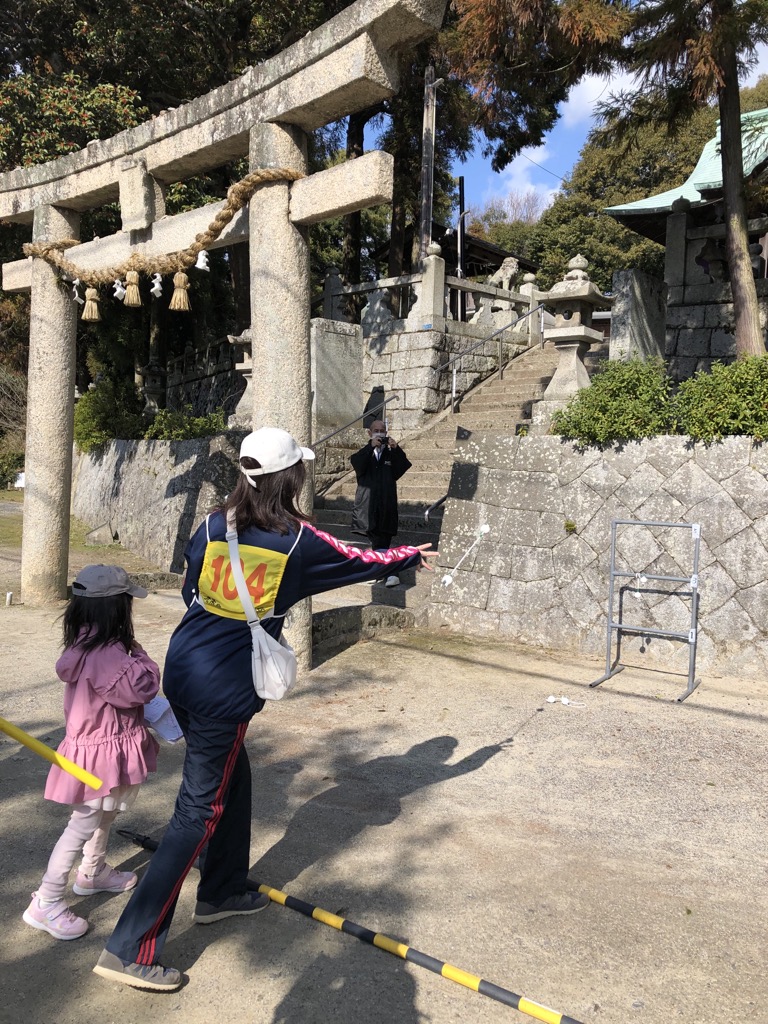 的あてをする様子