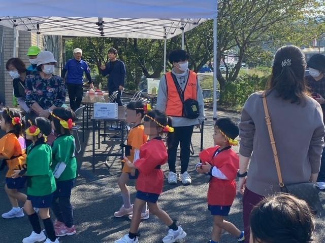 法被を着た保育園児
