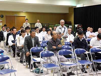 意見を述べる市民の写真3