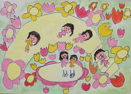 花のすべりだいで遊ぶ子供たちの絵画の写真