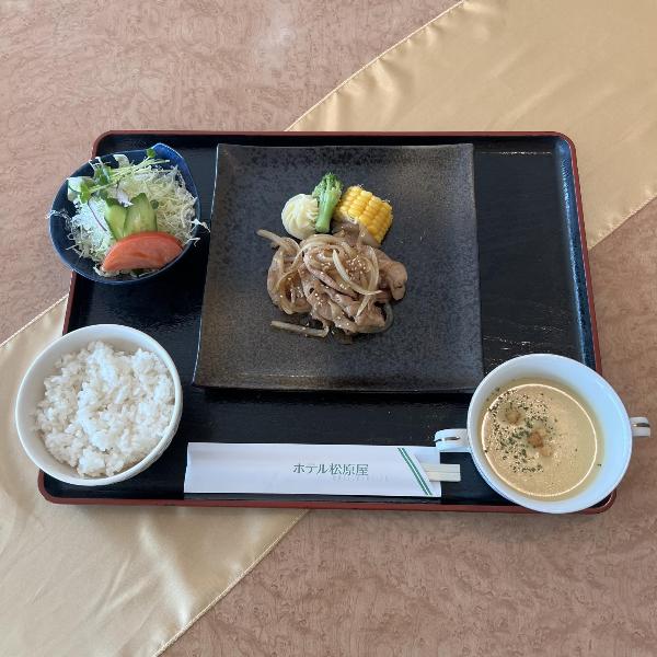 カンロ飴香る 豚生姜焼き定食